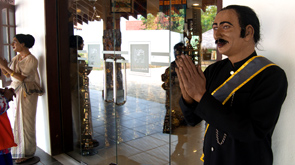 Souvenir shops in Colombo