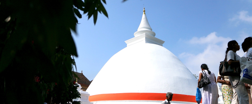 Kelaniya Buddhist Temple in Colombo