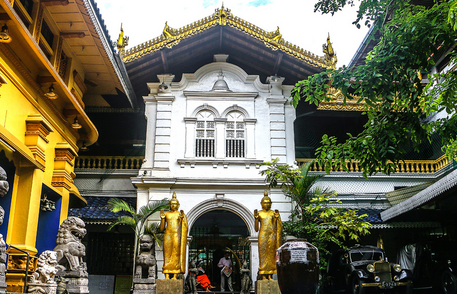 Gangaramaya Buddhist Temple in Colombo